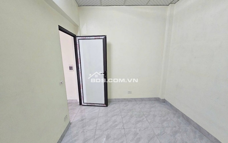 BÁN NHÀ CHÍNH CHỦ TỰ XÂY – NGÕ RỘNG – CÁCH Ô TÔ TRÁNH 10M – GẦN AEON LONG BIÊN – GIÁ CHỈ 5.X TỶ