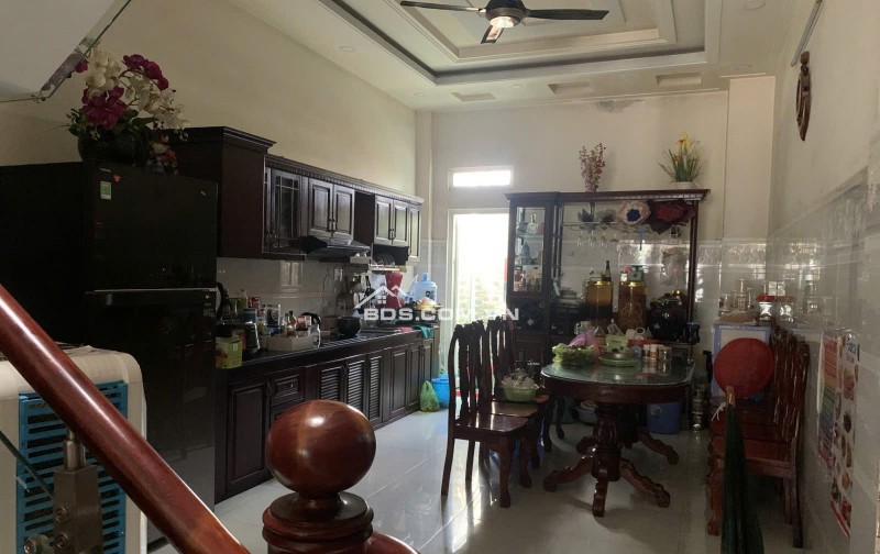 Gấp bán nhà HẺM 8M đường Lò Lu 68m2 3 tầng giá nhỉnh 6 tỷ Quận 9