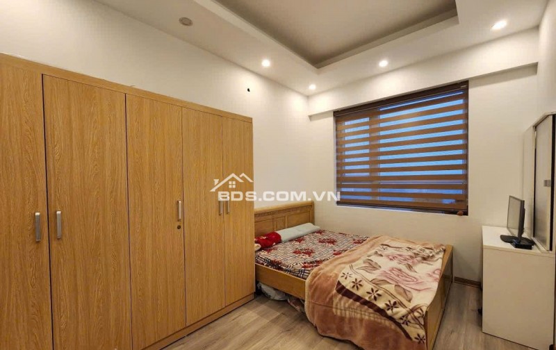 CHCC Screc Tower, Trường Sa, Q3: 73m2, 2p ngủ + có Nt giá 13tr/th