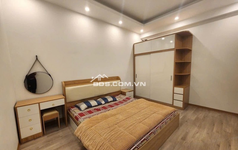 CHCC Screc Tower, Trường Sa, Q3: 73m2, 2p ngủ + có Nt giá 13tr/th