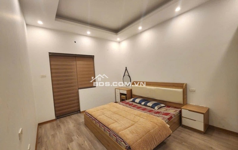 CHCC Screc Tower, Trường Sa, Q3: 73m2, 2p ngủ + có Nt giá 13tr/th