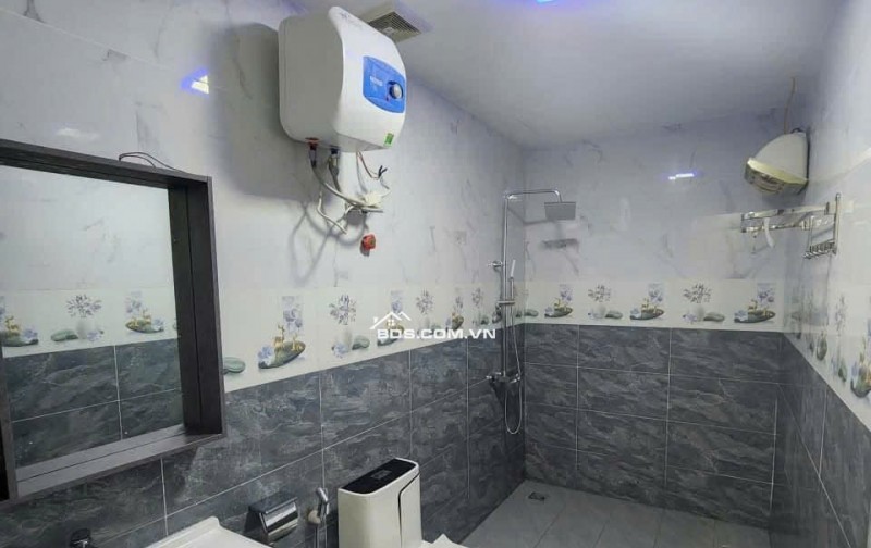 CHCC Screc Tower, Trường Sa, Q3: 73m2, 2p ngủ + có Nt giá 13tr/th