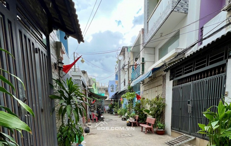 CẦN BÁN NHÀ HẺM XE HƠI LŨY BÁN BÍCH QUẬN TÂN PHÚ - 1 TRỆT 2 LẦU BTCT