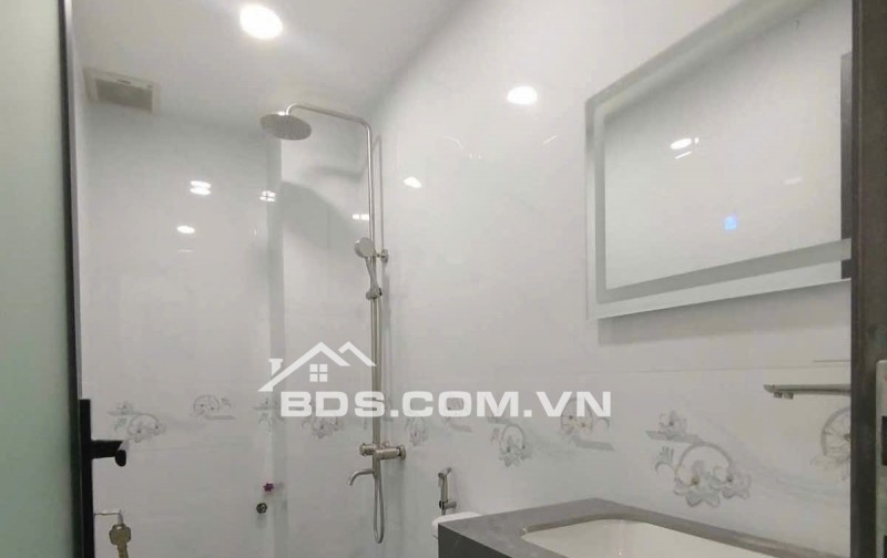 BÁN NHÀ HẺM XE HƠI ÂU DƯƠNG LÂN - NHÀ MỚI ĐẸP, VÀO Ở NGAY!