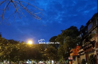 HIẾM MẶT PHỐ VIP BA ĐÌNH-VỈA HÈ ĐÁ BÓNG -8 TẦNG THANG MÁY-KINH DOANH ĐẲNG CẤP MỌI LOẠI HÌNH - HIẾM NHÀ BÁN