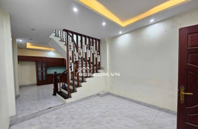 BÁN NHÀ CHÍNH CHỦ TỰ XÂY – NGÕ RỘNG – CÁCH Ô TÔ TRÁNH 10M – GẦN AEON LONG BIÊN – GIÁ CHỈ 5.X TỶ