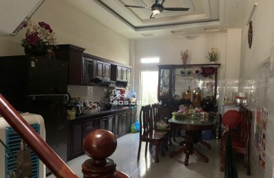 Gấp bán nhà HẺM 8M đường Lò Lu 68m2 3 tầng giá nhỉnh 6 tỷ Quận 9