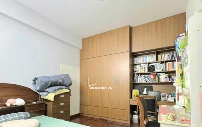 Chung cư 10A Trần Nhật Duật,Tân Định,Q1: 70m2, 2p ngủ, NT, 11tr5/th