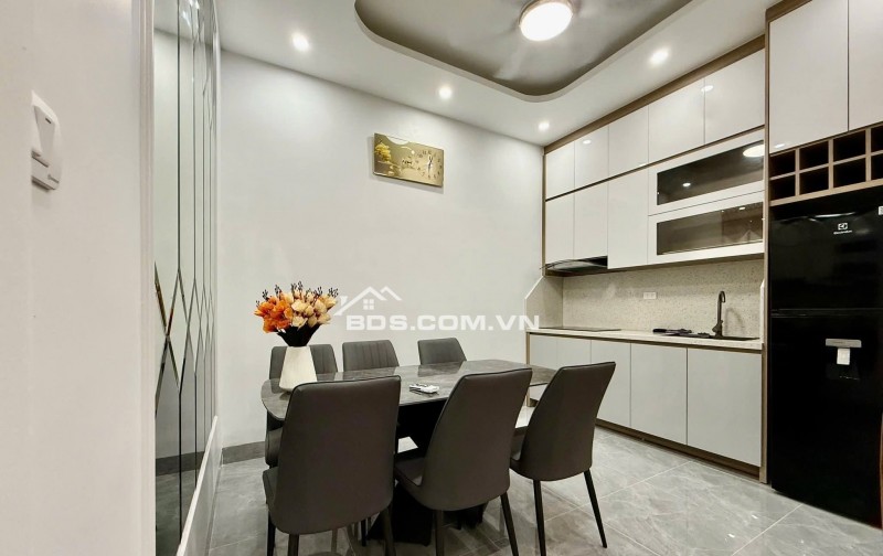 Bán Nhà Gần Phố, Kim Hoa, Đống Đa 38m, 4 tầng, mt 4.1m, giá 11.8 tỷ.