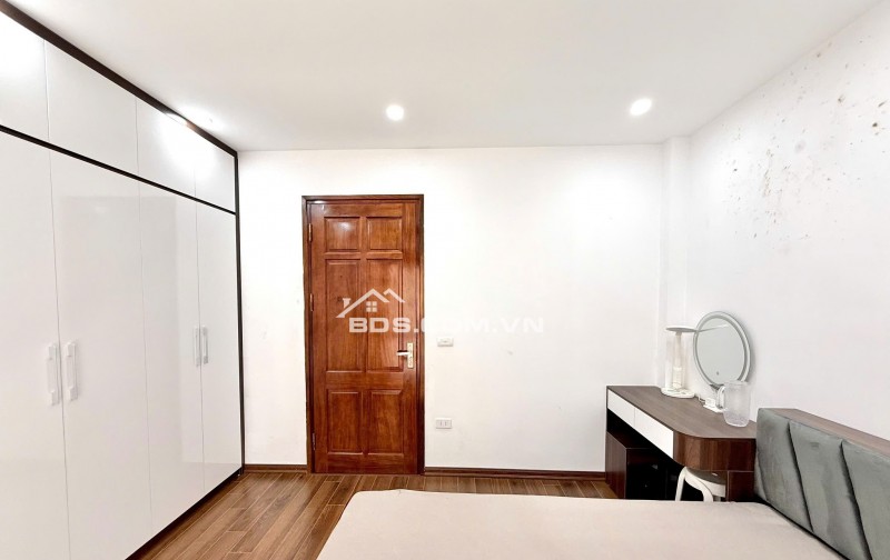 BÁN NHÀ MỚI 6 TẦNG – THANG MÁY – LƯU PHÁI, THANH TRÌ