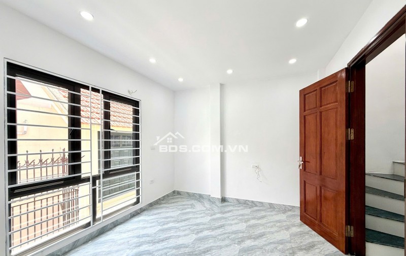 BÁN NHÀ MỚI 6 TẦNG – THANG MÁY – LƯU PHÁI, THANH TRÌ