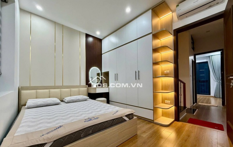 Bán Nhà Gần Phố, Kim Hoa, Đống Đa 38m, 4 tầng, mt 4.1m, giá 11.8 tỷ.