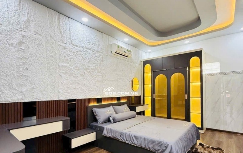Nhà Hẻm ôtô Quang Trung, GV