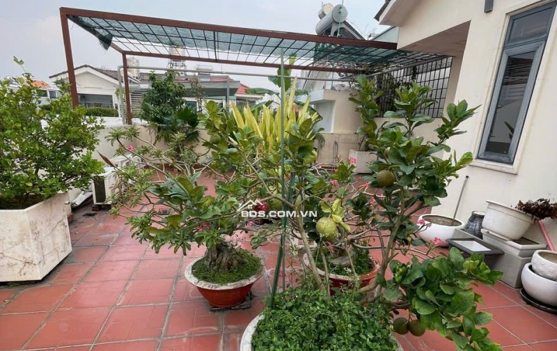 Chủ đi định cư bán gấp căn biệt thự sân vườn, 360m2, KDC Sadeco Phước Kiển, đối diện trường RMIT