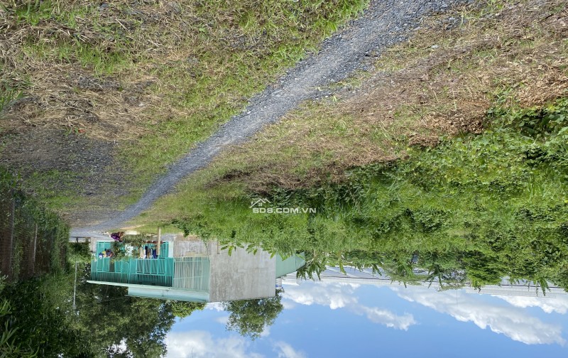 Cần bán lô đất 773m có 240m thổ cư gần ngã tư miếu ông cù bình dương. Cách cầu vượt sóng thần 20p đi xe máy