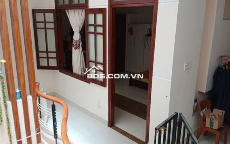 BÁN NHÀ 3 TẦNG ĐINH TIÊN HOÀNG - DIỆN TÍCH KHỦNG 105 M2 - GIÁ CHỈ 5.x TỶ