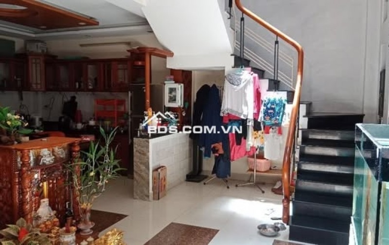 BÁN NHÀ 3 TẦNG ĐINH TIÊN HOÀNG - DIỆN TÍCH KHỦNG 105 M2 - GIÁ CHỈ 5.x TỶ