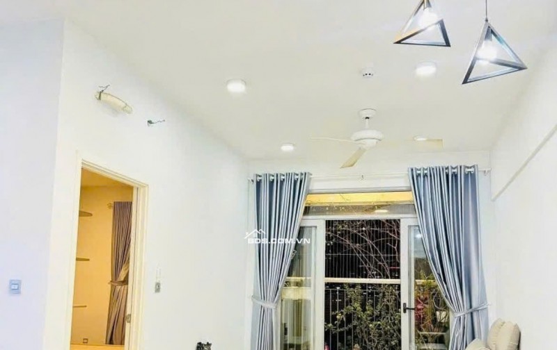 Căn hộ Oriental Plaza, Âu Cơ, Tân Phú: 11tr5/th,2p ngủ, 75m2, NT