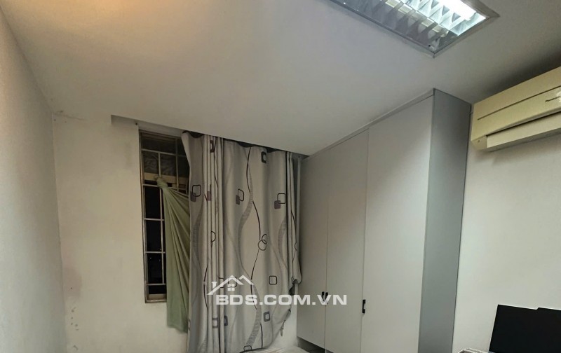 Chung cư Screc , P12, Q3, CĂN GÓC , 2PN, 2WC, 85m2, giá 13tr/tháng.