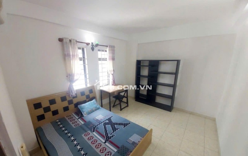 Chung cư 10A Trần Nhật Duật, Tân Định, Q1,70m2, 2PN, nội thất 11tr5/th