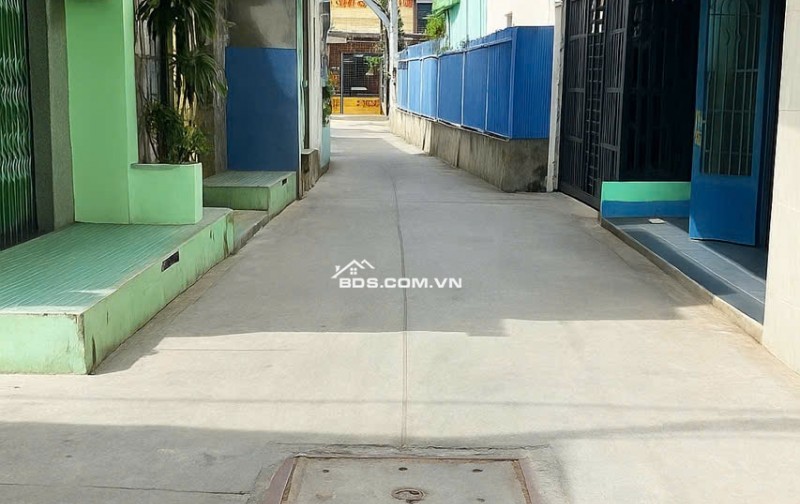 Nhà dưới 2 tỷ: 30m2 Sổ riêng 2 tầng, không QH LG, hẻm 4m sát mặt tiền trung tâm Q11. VŨ 0933910039