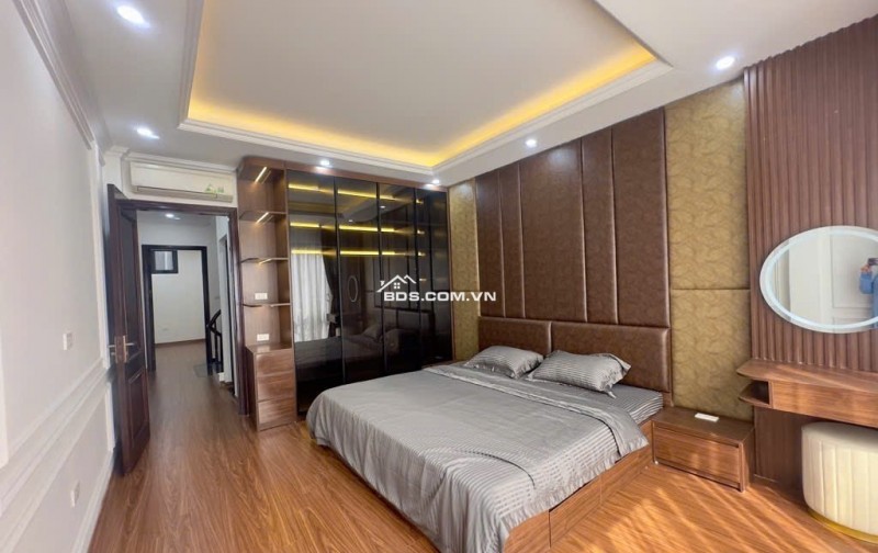 Tây Hồ 51m, 6 tầng, thông Võ Chí Công, thông Xuân La, thông Ngoại giao đoàn.