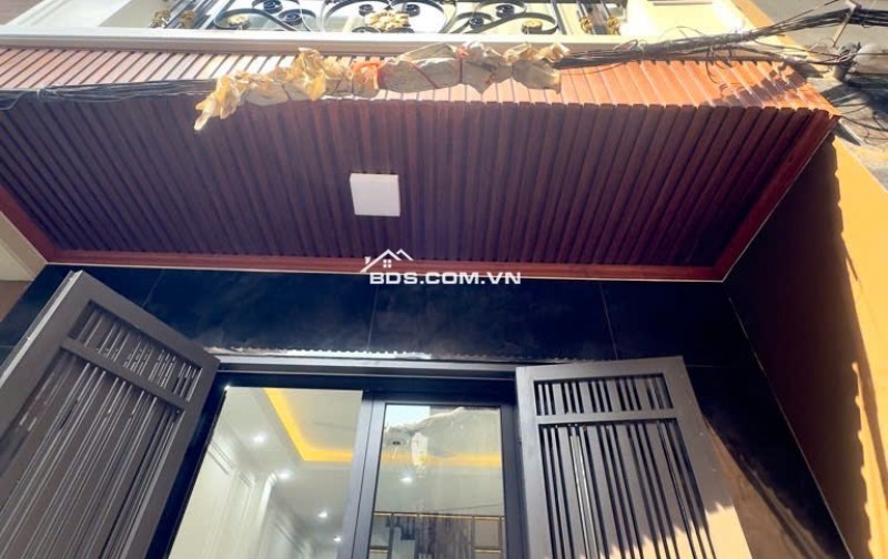 Tây Hồ 51m, 6 tầng, thông Võ Chí Công, thông Xuân La, thông Ngoại giao đoàn.