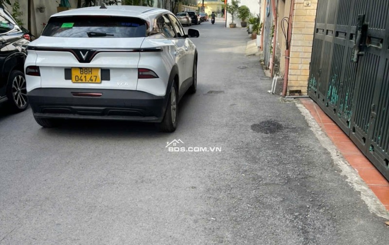 Tây Hồ 51m, 6 tầng, thông Võ Chí Công, thông Xuân La, thông Ngoại giao đoàn.