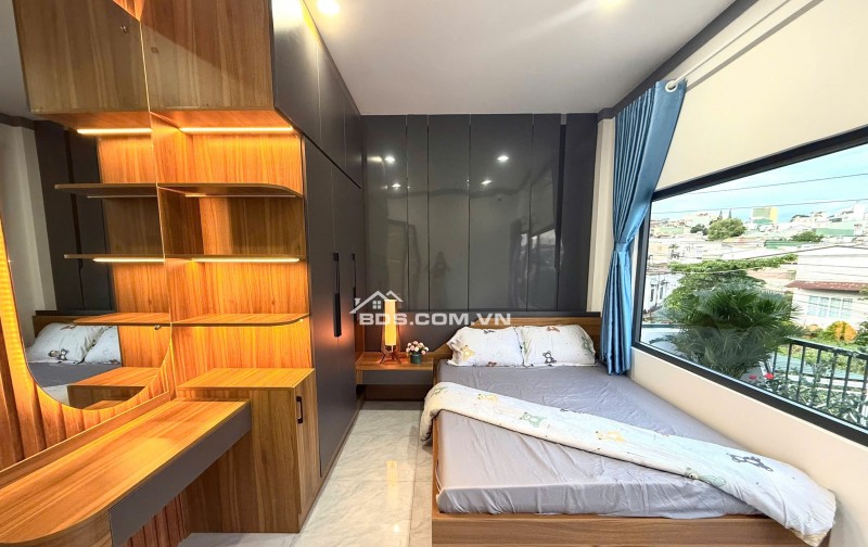 BÁN NHÀ MÊ HẺM XE HƠI NÉ NHAU 181 QUANG TRUNG MẶT TIỀN
 Nhà mê kiên cố - thiết kế hiện đại - Full nội  thất : 1 PK - 1 Bếp - 2 PN - sân đậu xe