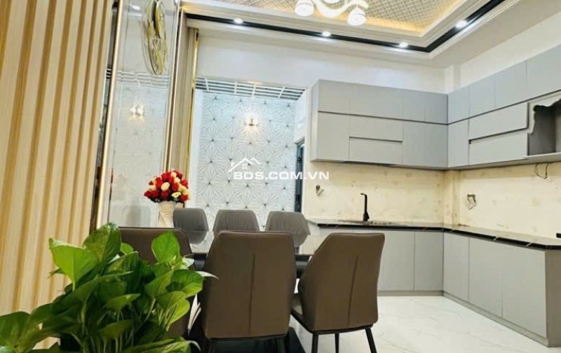 Nhà phố đẹp hẻm xe hơi, khu dân cư đồng bộ – gần Quận 7, đường Huỳnh Tấn Phát