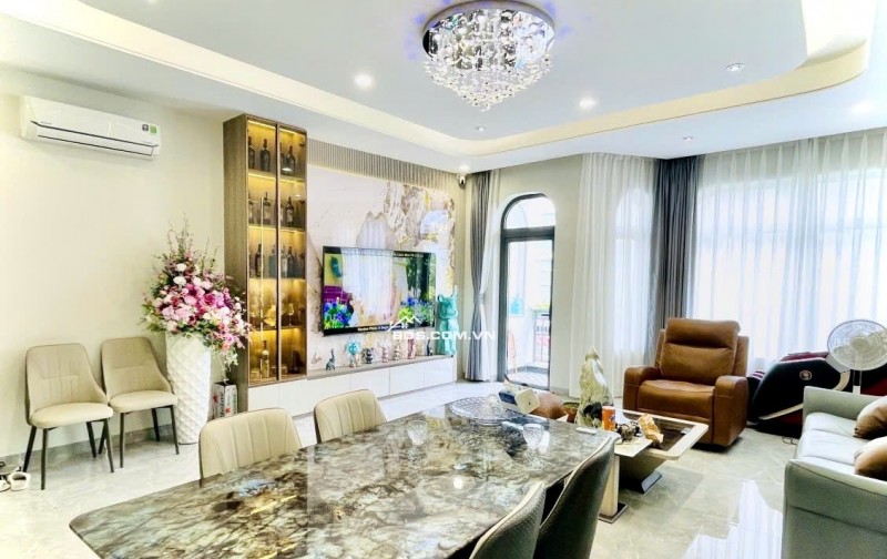 Mặt tiền trục chính Quận 4- KHÁNH HỘI- ngang hơn 5m cao 5 tầng đủ nội thất: 15 Tỷ nhỉnh. 0933910039