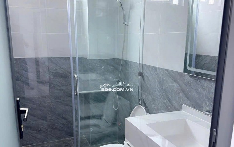 Cần bán nhà mới xây kiên cố huỳnh thúc kháng phường Xuân Hương đà lạt cách trung tâm hành chính 400m