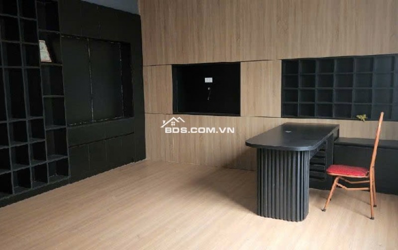Chuyển Đổi Tài Sản - Bán Gấp Toà Nhà 5 Tầng - Trục Đường Phan Đăng Lưu - Gần Núi Thành - Bệnh Viện Mặt - Giá Đầu Tư