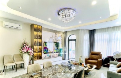 Mặt tiền trục chính Quận 4- KHÁNH HỘI- ngang hơn 5m cao 5 tầng đủ nội thất: 15 Tỷ nhỉnh. 0933910039