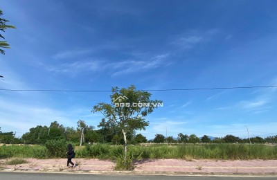 Cần bán nhanh lô đất giá tốt, chỉ 2 tỷ, đường 17,5m, mặt tiền.