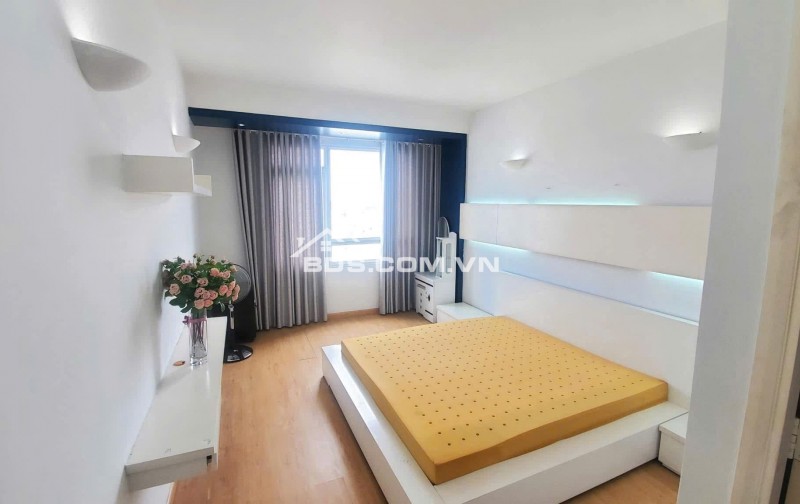 C/c Satra Eximland,Phan Đăng Lưu,Phú Nhuận: 92m2, 2p ngủ, NTCC, 17tr/th