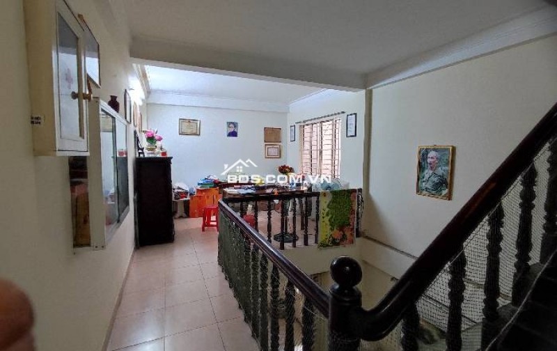 Bán nhà Cmt8 Quận 3,  hẻm ôto, ngay khu metro sau này, gần chợ Hoà Hưng