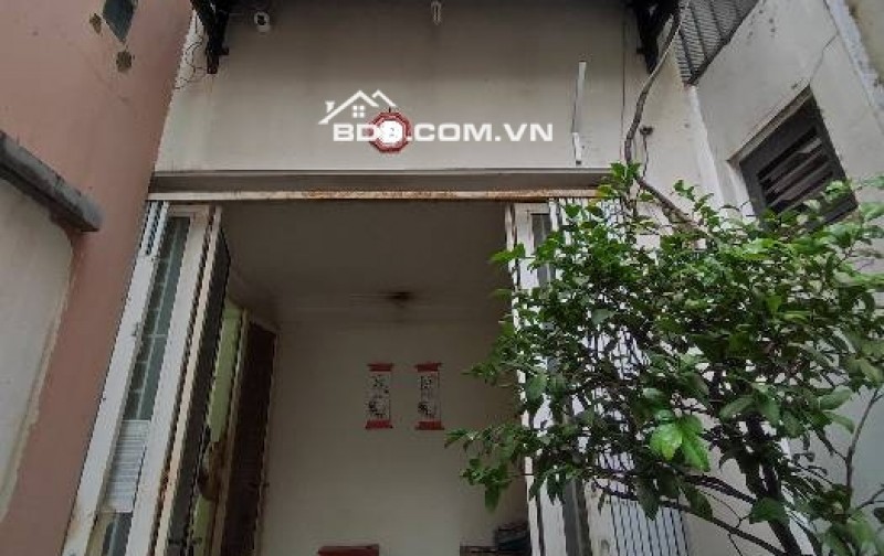 Bán nhà Cmt8 Quận 3,  hẻm ôto, ngay khu metro sau này, gần chợ Hoà Hưng