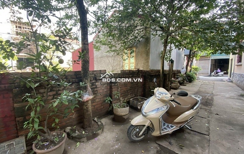 Đất phố Viên, Cổ Nhuế 2, diện tích 55m2, ô tô đỗ cửa, giá chỉ 1,5 tỷ, có nhà ở ngay