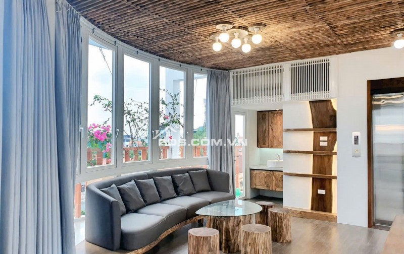 CĂN HỘ THÔNG TẦNG ĐẲNG CẤP – SỐNG NHƯ NGHỈ DƯỠNG NGAY GIỮA LÒNG LONG BIÊN   Chào mừng bạn đến với căn hộ thông tầng 3 phòng ngủ hiện đại tại 462 Ngọc Thụy – chỉ vài bước tới Trường quốc tế Pháp LFAY và KĐT Khai Sơn.