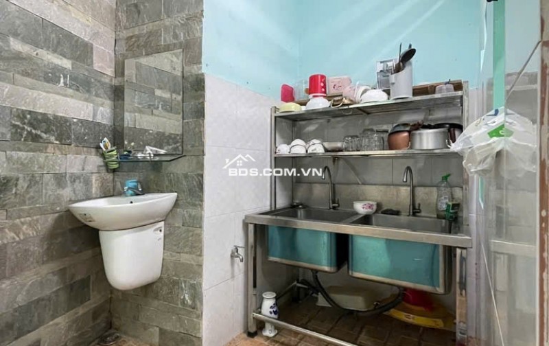 NHÀ BÁN CÁCH MẠNG THÁNG 8, P5- TÂN BÌNH- NGANG 5m- 8.xtỷ