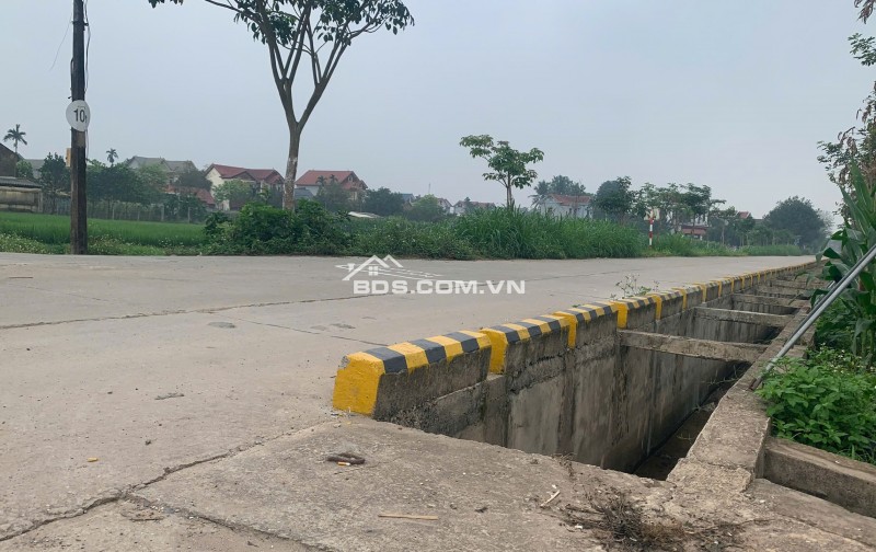 Đất nền giá rẻ FO 180tr 150m2/lô - 6x25m sẵn sổ (không trung gian) đất Thạch Quảng, Thanh Hoá ( giáp Ninh Bình) Vị trí : cạnh UBND Xã, Chợ, Trường Học, khu công nghiệp đã hoạt động 140ha , bến xe, trạm đăng kiểm, cây xăng, dân cư đông đúc ....