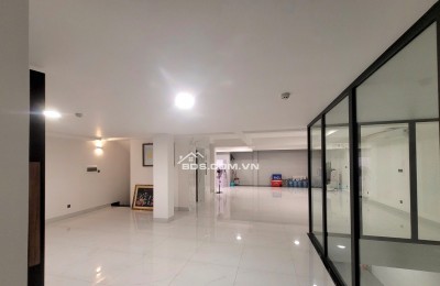 Bán nhà Đông Ngạc 42m2, dân xây 5 tầng, ô tô đỗ cửa, cạnh chợ Kẻ Vẽ