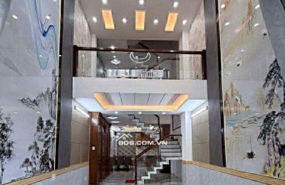 Siêu phẩm tân binh, hẻm oto 5 tầng