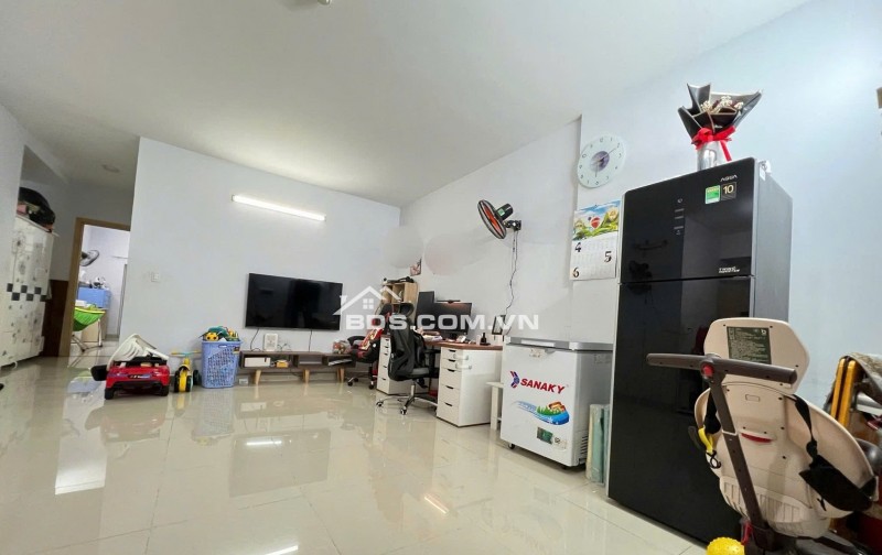 100m2, 13tr/th, 3PN, 2WC,  Nội thất, 10A Trần Nhật Duật, Tân Định, Q1.