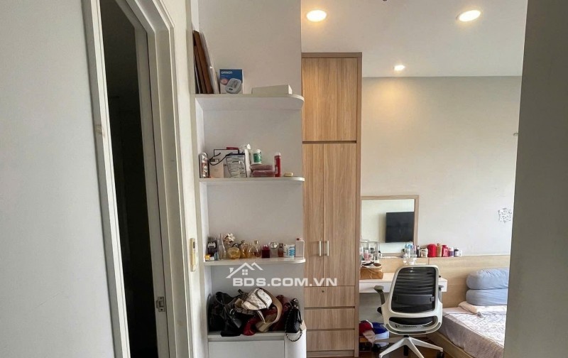 Chung cư Screc, Trường Sa, Quận 3: 2p ngủ, 2wc, Nhà đang sơn lai, 12tr/th, 80m2.