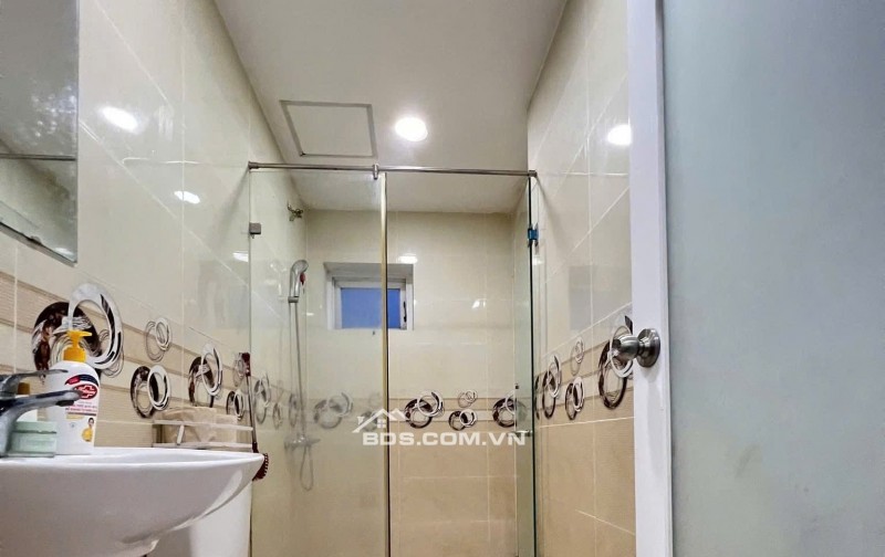 100m2, 13tr/th, 3PN, 2WC,  Nội thất, 10A Trần Nhật Duật, Tân Định, Q1.